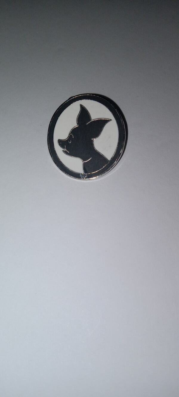 Disney winnie the pooh silhouette piglet pin.